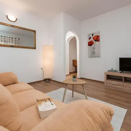 Saladinka 2 Holiday home
