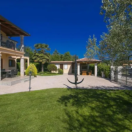 Tatil Evi Saladinka 2 *